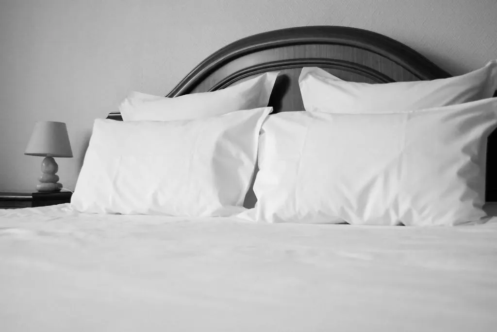 منزل الضيف برينيول  في Le Fouloir A Draps